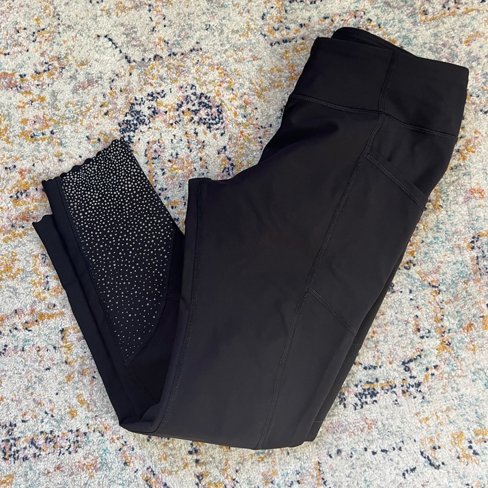 Lululemon scalloped leggings size 8